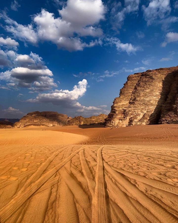 Sand And Stone Camp - Wadi Rum Desert Exterior photo